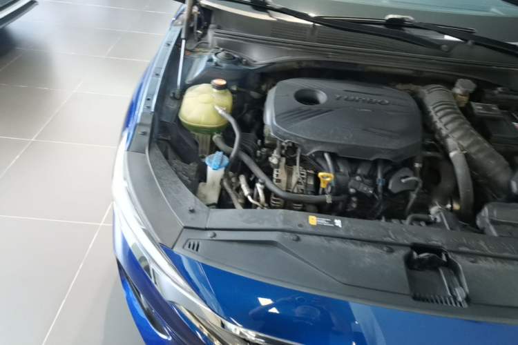 Used Hyundai Lafesta 2019 280TGDi Smart Speed Version China VI Standard Engine Bay Right