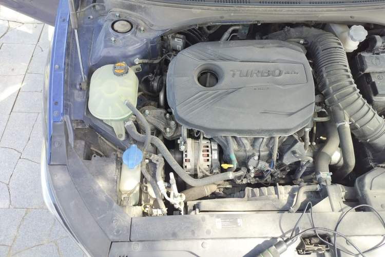 Used Hyundai Lafesta 2019 280TGDi Smart Speed Version China VI Standard Engine Bay Right