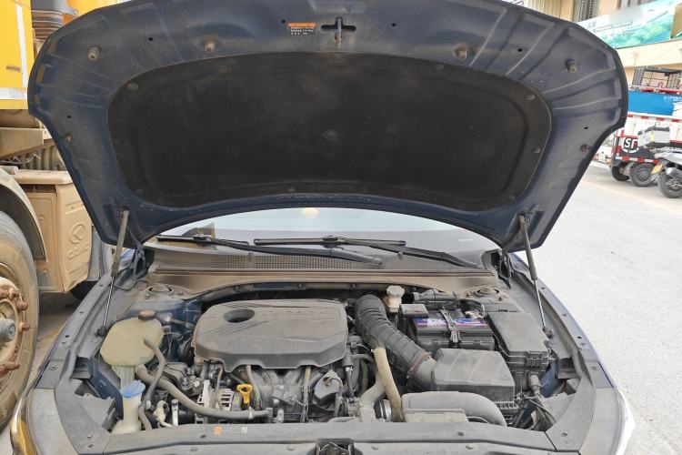 Used Hyundai Lafesta 2019 280TGDi Smart Speed Version China VI Standard Engine Bay