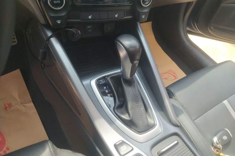 Used Hyundai Lafesta 2019 280TGDi Smart Edition China VI Standard Gear Lever