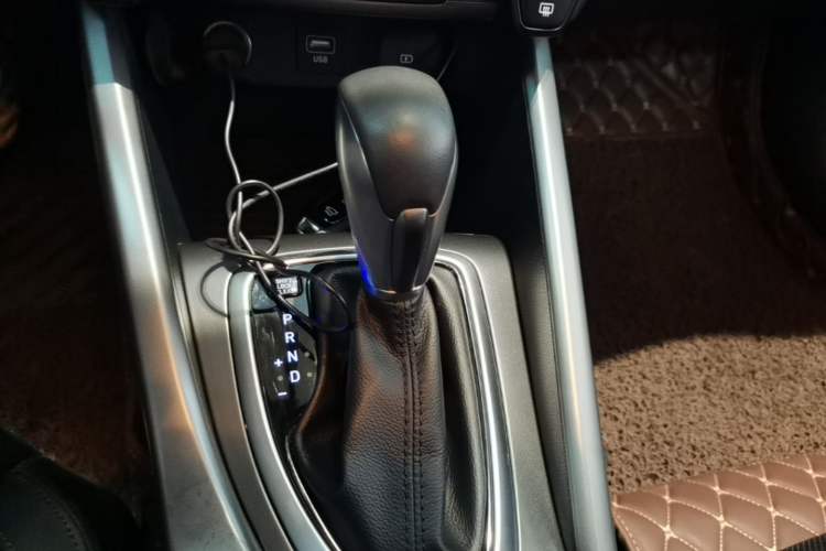 Used Hyundai Lafesta 2019 280TGDi Smart Speed Version China VI Standard Gear Lever