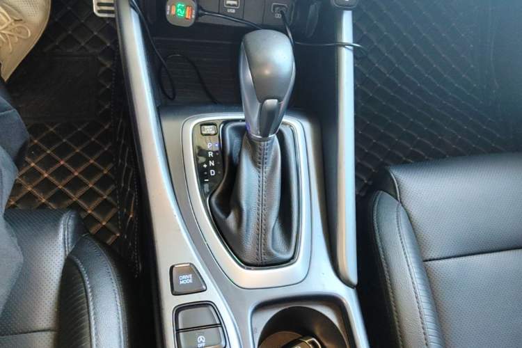 Used Hyundai Lafesta 2019 280TGDi Smart Speed Version China VI Standard Gear Lever