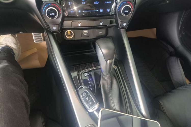 Used Hyundai Lafesta 2019 280TGDi Smart Speed Version China V Standard Gear Lever