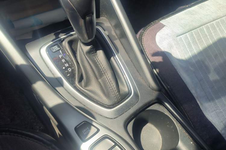 Used Hyundai Lafesta 2019 280TGDi Smart Speed Version China VI Standard Gear Lever