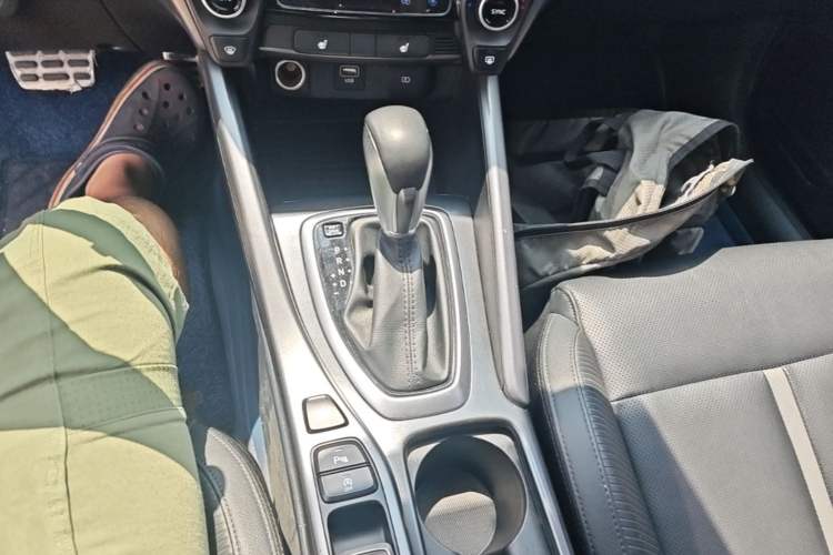 Used Hyundai Lafesta 2019 280TGDi Smart Edition China VI Standard Gear Lever