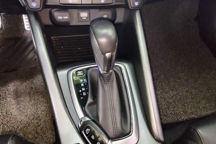 Used Hyundai Lafesta 2019 280TGDi Smart Speed Version China V Standard Gear Lever