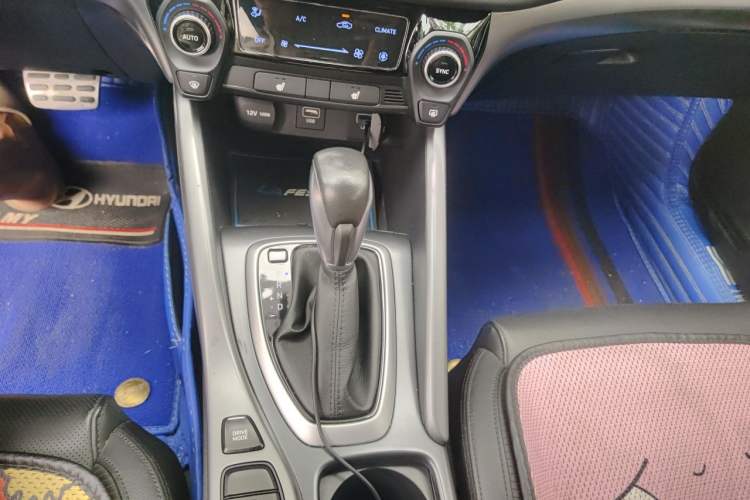 Used Hyundai Lafesta 2019 280TGDi Smart Speed Version China V Standard Gear Lever