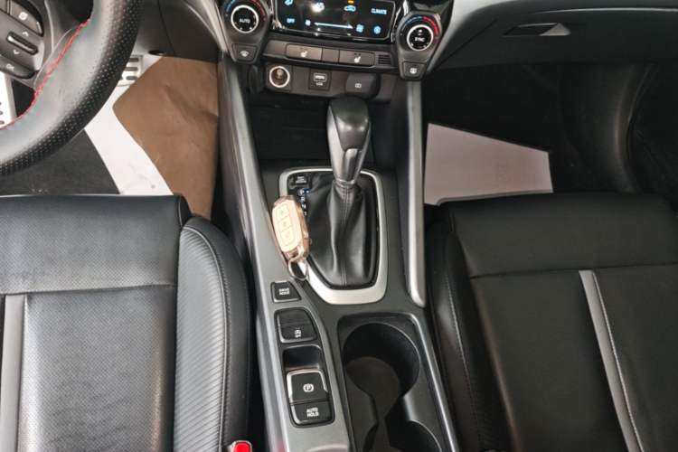 Used Hyundai Lafesta 2019 280TGDi Smart Speed Version China VI Standard Gear Lever