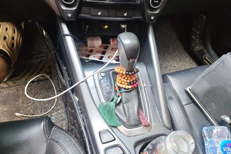 Used Hyundai Lafesta 2019 280TGDi Smart Speed Version China VI Standard Gear Lever