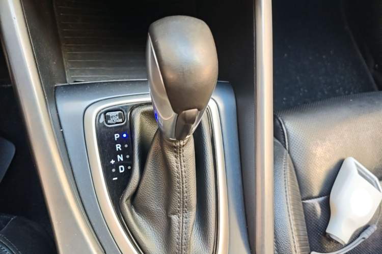 Used Hyundai Lafesta 2019 280TGDi Smart Speed Version China VI Standard Gear Lever