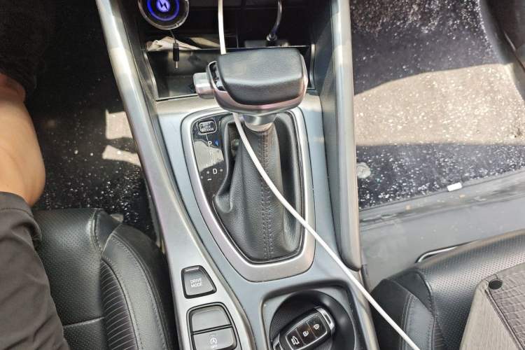 Used Hyundai Lafesta 2019 280TGDi Smart Speed Version China VI Standard Gear Lever