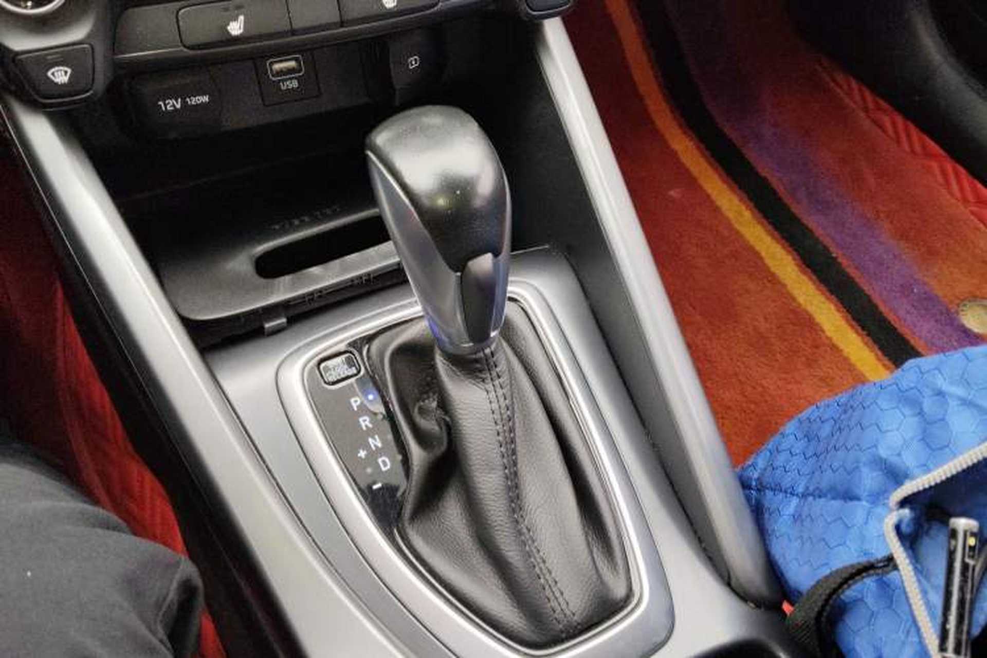 Used Hyundai Lafesta 2019 280TGDi Smart Speed Version China VI Standard Gear Lever