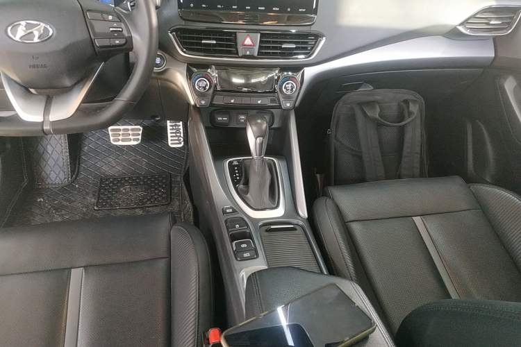 Used Hyundai Lafesta 2019 280TGDi Smart Speed Version China VI Standard Gear Lever