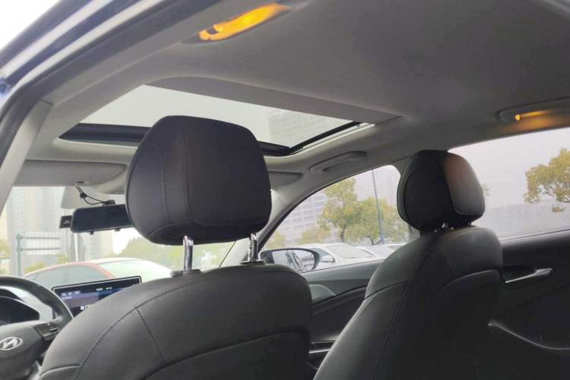 Used Hyundai Lafesta 2019 280TGDi Smart Speed Version China VI Standard Headliner