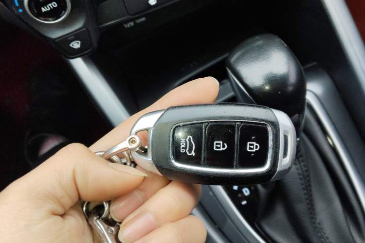 Used Hyundai Lafesta 2019 280TGDi Smart Speed Version China VI Standard Interior 1