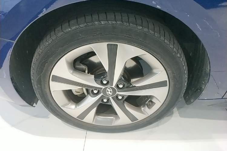 Used Hyundai Lafesta 2019 280TGDi Smart Speed Version China VI Standard Left Front Wheel Hub