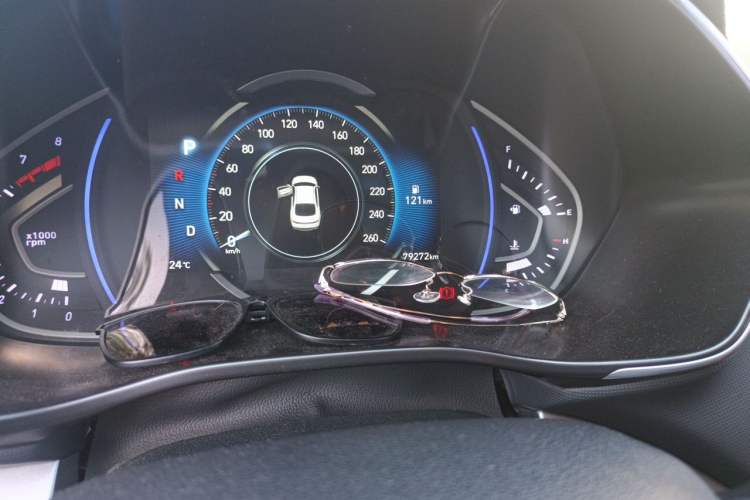 Used Hyundai Lafesta 2019 280TGDi Smart Speed Version China VI Standard Odometer Close Up