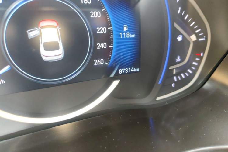 Used Hyundai Lafesta 2019 280TGDi Smart Edition China VI Standard Odometer Close Up