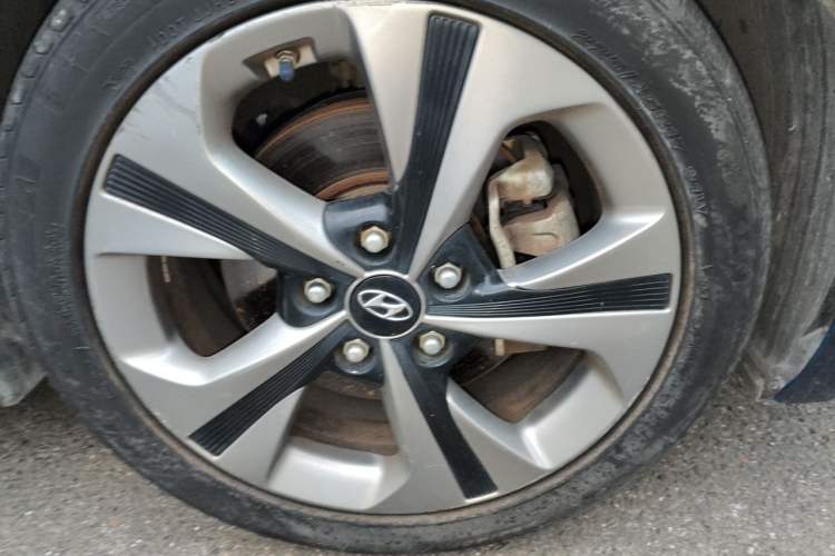 Used Hyundai Lafesta 2019 280TGDi Smart Speed Version China VI Standard Right Front Wheel Hub