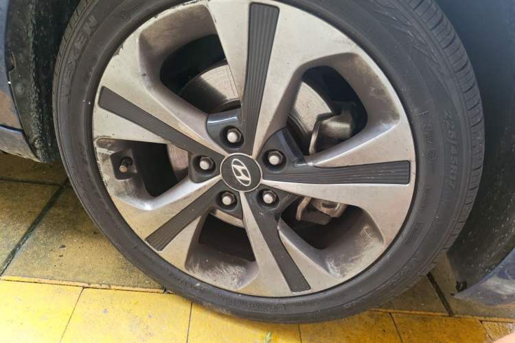 Used Hyundai Lafesta 2019 280TGDi Smart Speed Version China VI Standard Right Front Wheel Hub