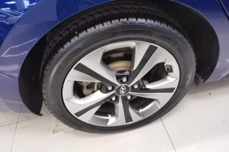 Used Hyundai Lafesta 2019 280TGDi Smart Speed Version China VI Standard Right Rear Wheel Hub