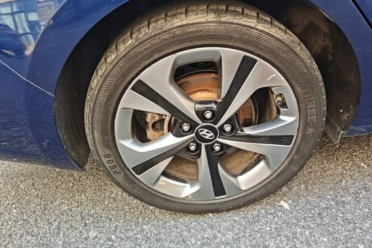 Used Hyundai Lafesta 2019 280TGDi Smart Speed Version China VI Standard Right Rear Wheel Hub