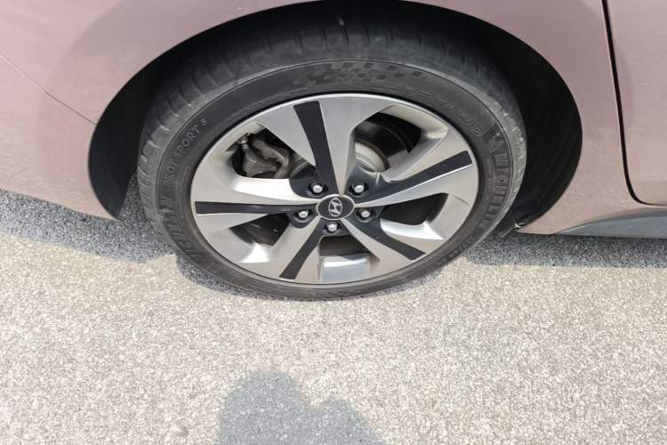 Used Hyundai Lafesta 2019 280TGDi Smart Speed Version China VI Standard Right Rear Wheel Hub