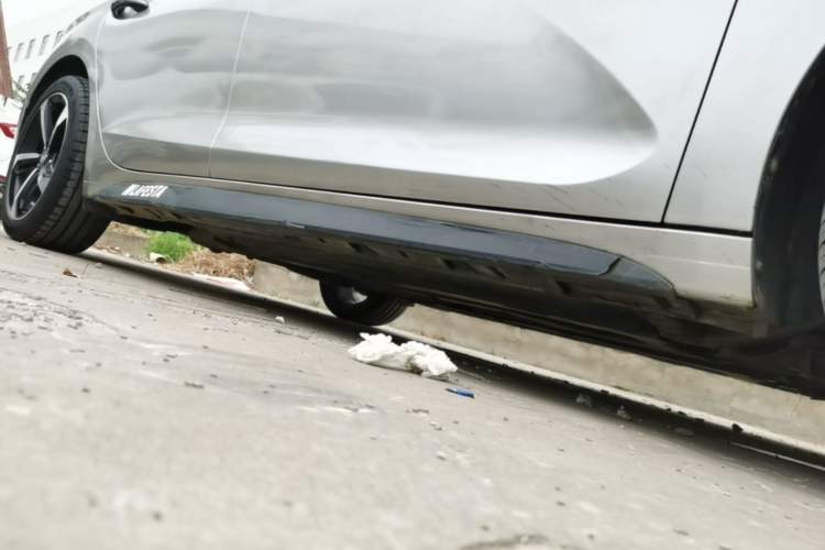 Used Hyundai Lafesta 2019 280TGDi Smart Speed Version China VI Standard Right Side Sill