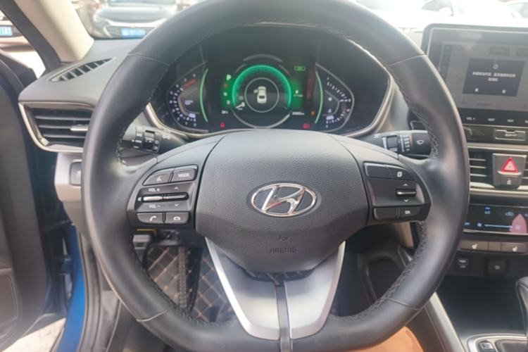 Used Hyundai Lafesta 2019 280TGDi Smart Speed Version China VI Standard Steering Wheel