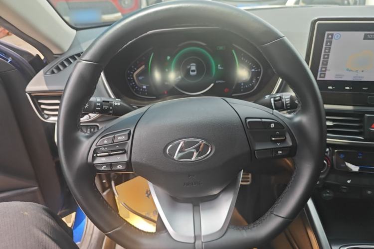 Used Hyundai Lafesta 2019 280TGDi Smart Speed Version China VI Standard Steering Wheel