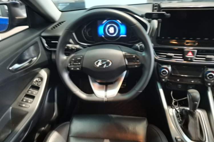 Used Hyundai Lafesta 2019 280TGDi Smart Speed Version China VI Standard Steering Wheel