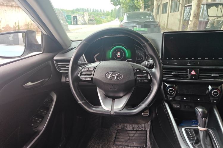 Used Hyundai Lafesta 2019 280TGDi Smart Speed Version China VI Standard Steering Wheel
