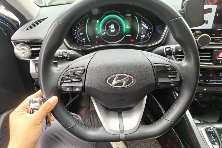 Used Hyundai Lafesta 2019 280TGDi Smart Speed Version China VI Standard Steering Wheel