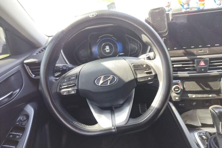 Used Hyundai Lafesta 2019 280TGDi Smart Speed Version China VI Standard Steering Wheel