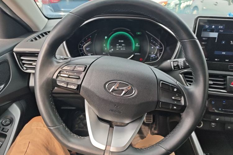 Used Hyundai Lafesta 2019 280TGDi Smart Speed Version China VI Standard Steering Wheel