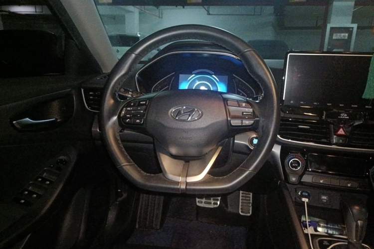 Used Hyundai Lafesta 2019 280TGDi Smart Speed Version China VI Standard Steering Wheel