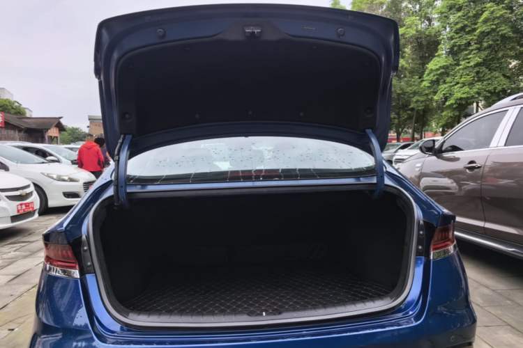 Used Hyundai Lafesta 2019 280TGDi Smart Speed Version China VI Standard Trunk