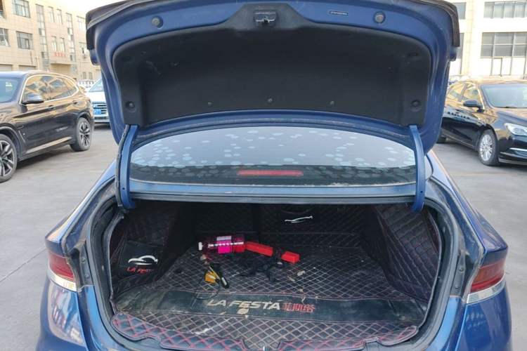 Used Hyundai Lafesta 2019 280TGDi Smart Speed Version China VI Standard Trunk
