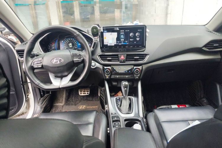 Used Hyundai Lafesta 2019 280TGDi Smart Speed Version China VI Standard Center Console