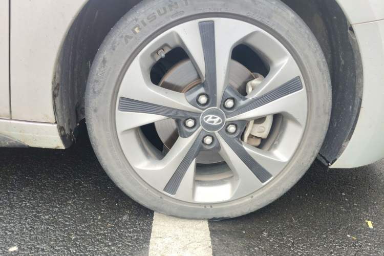 Used Hyundai Lafesta 2019 280TGDi Smart Speed Version China VI Standard Right Front Wheel Hub
