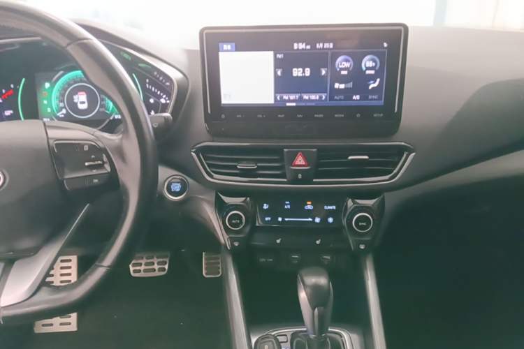 Used Hyundai Lafesta 2019 280TGDi Smart Speed Version China VI Standard Audio And AC Panel