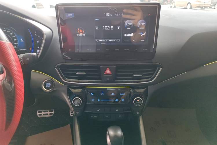 Used Hyundai Lafesta 2019 280TGDi Smart Speed Version China VI Standard Audio And AC Panel