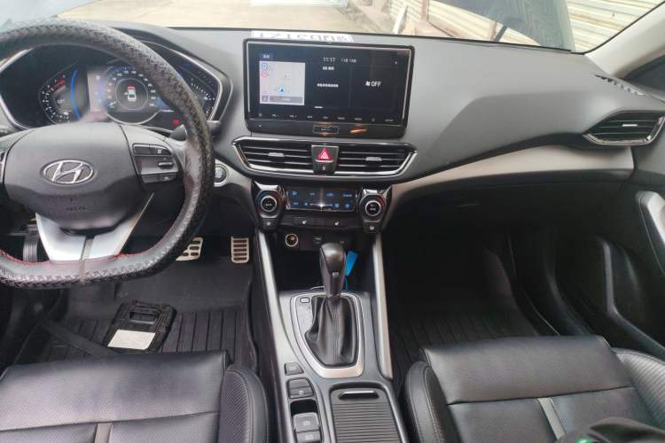 Used Hyundai Lafesta 2019 280TGDi Smart Speed Version China VI Standard Audio And AC Panel