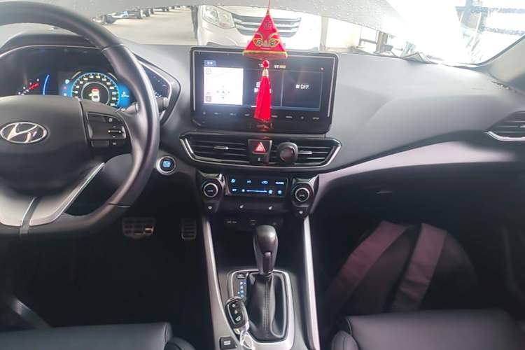 Used Hyundai Lafesta 2019 280TGDi Smart Speed Version China VI Standard Audio And AC Panel