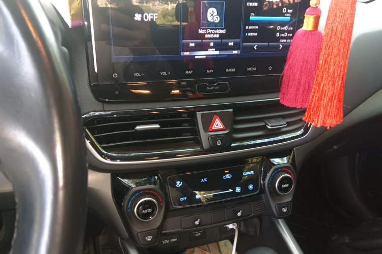 Used Hyundai Lafesta 2019 280TGDi Smart Speed Version China VI Standard Audio And AC Panel