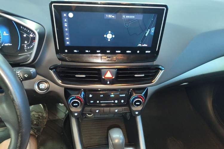 Used Hyundai Lafesta 2019 280TGDi Smart Speed Version China V Standard Audio And AC Panel