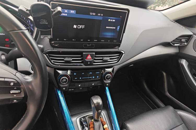 Used Hyundai Lafesta 2019 280TGDi Smart Edition China VI Standard Audio And AC Panel
