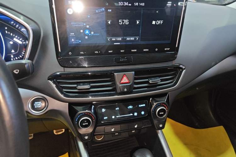 Used Hyundai Lafesta 2019 280TGDi Smart Edition China VI Standard Audio And AC Panel