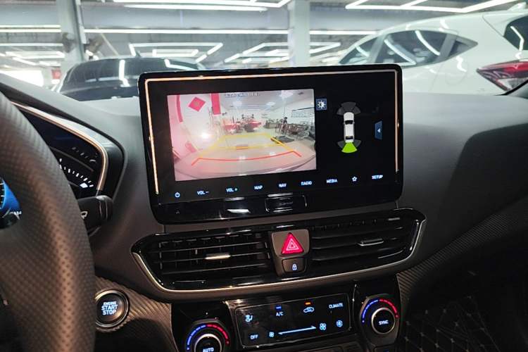 Used Hyundai Lafesta 2019 280TGDi Prestige Edition China VI Standard Audio And AC Panel