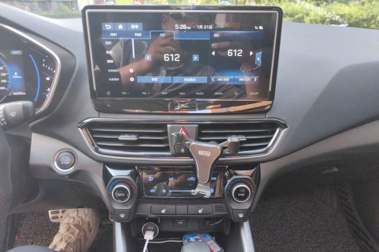 Used Hyundai Lafesta 2019 280TGDi Smart Speed Version China V Standard Audio And AC Panel